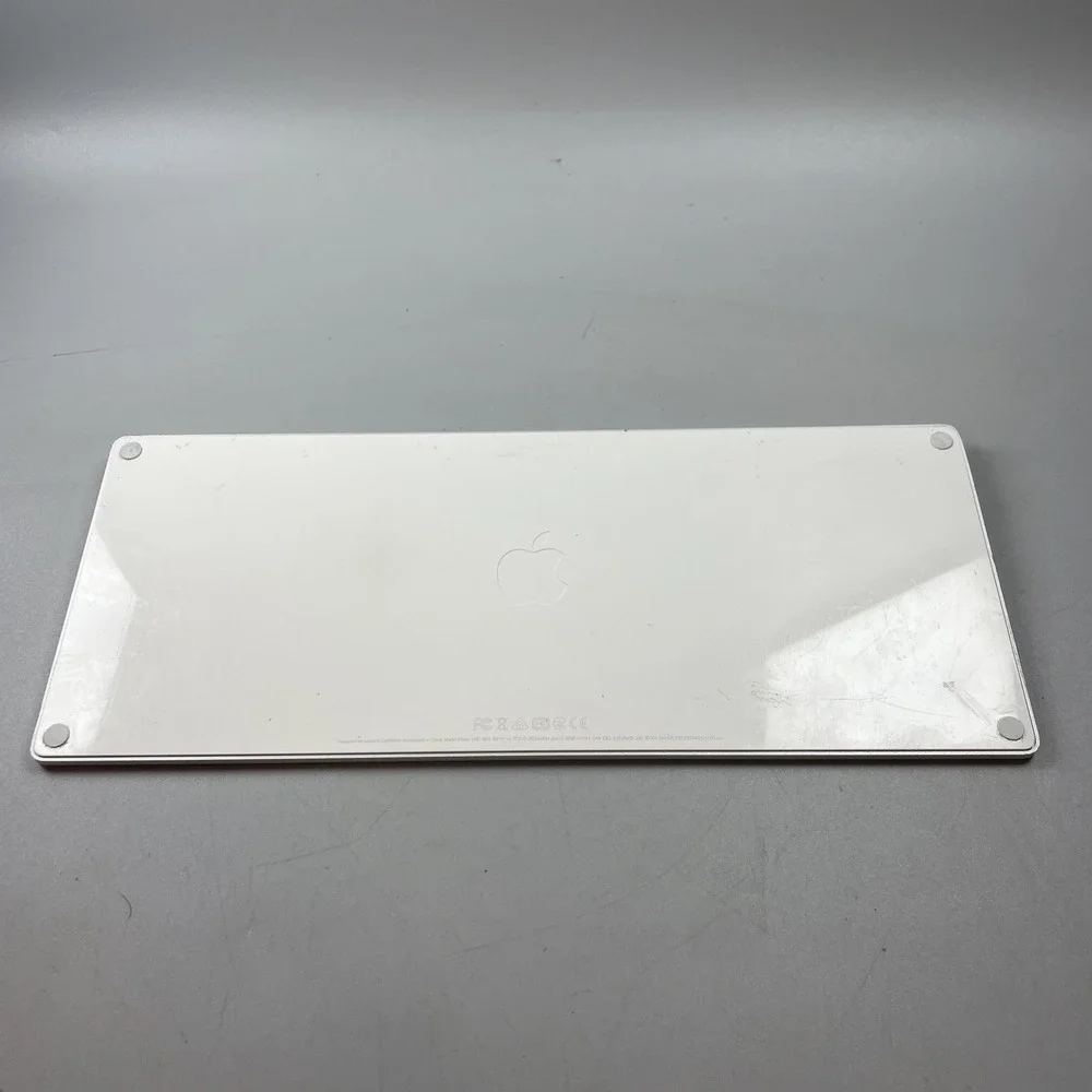 Apple Magic Keyboard A1644 Silver White Wireless Rechargeable Keyboard TESTED